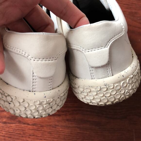 oXs Rubber Zipper Pull Off White Sneakers - Picture 5 of 5